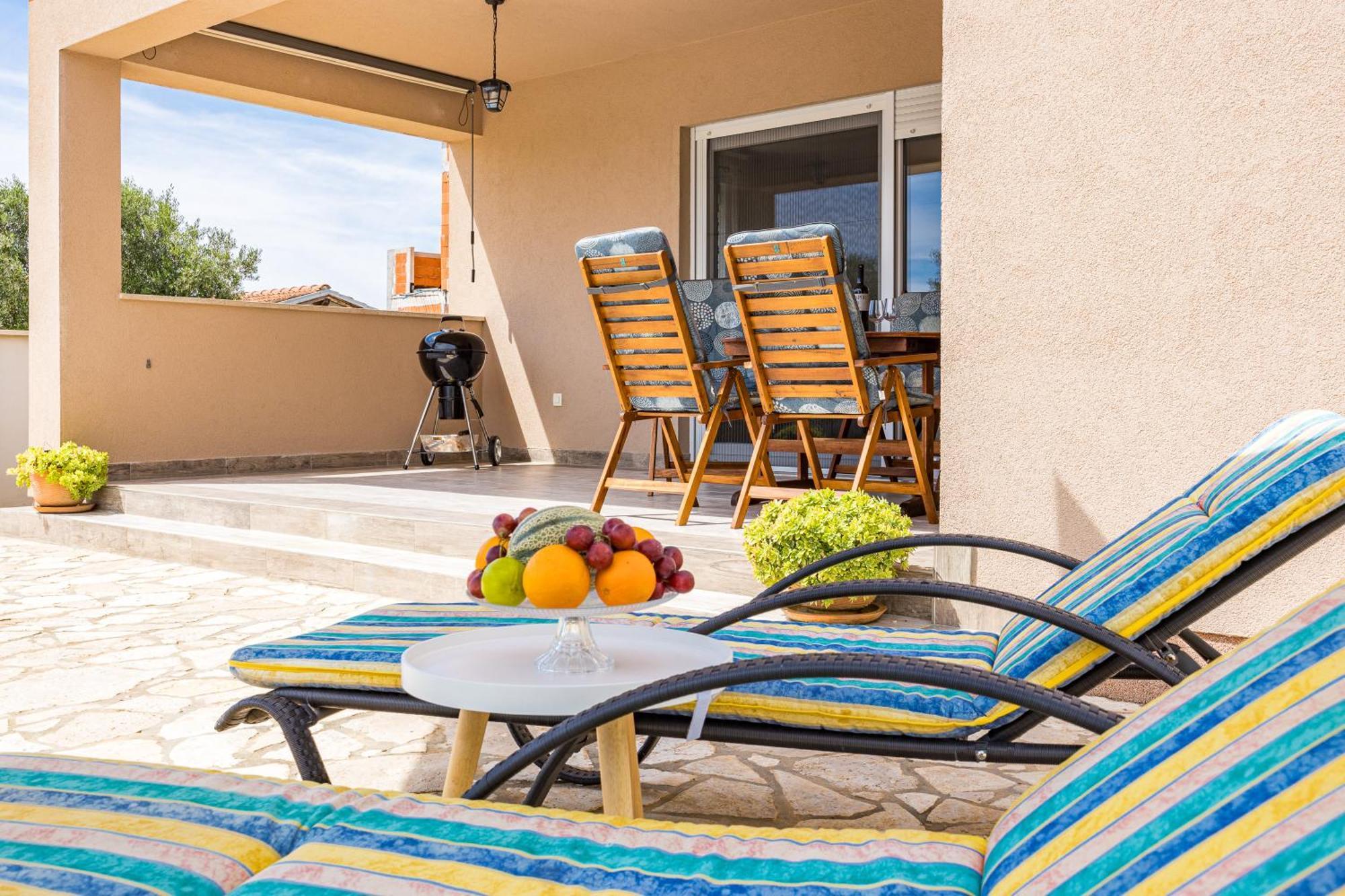 Villa Sunny Olive เปโรย ภายนอก รูปภาพ